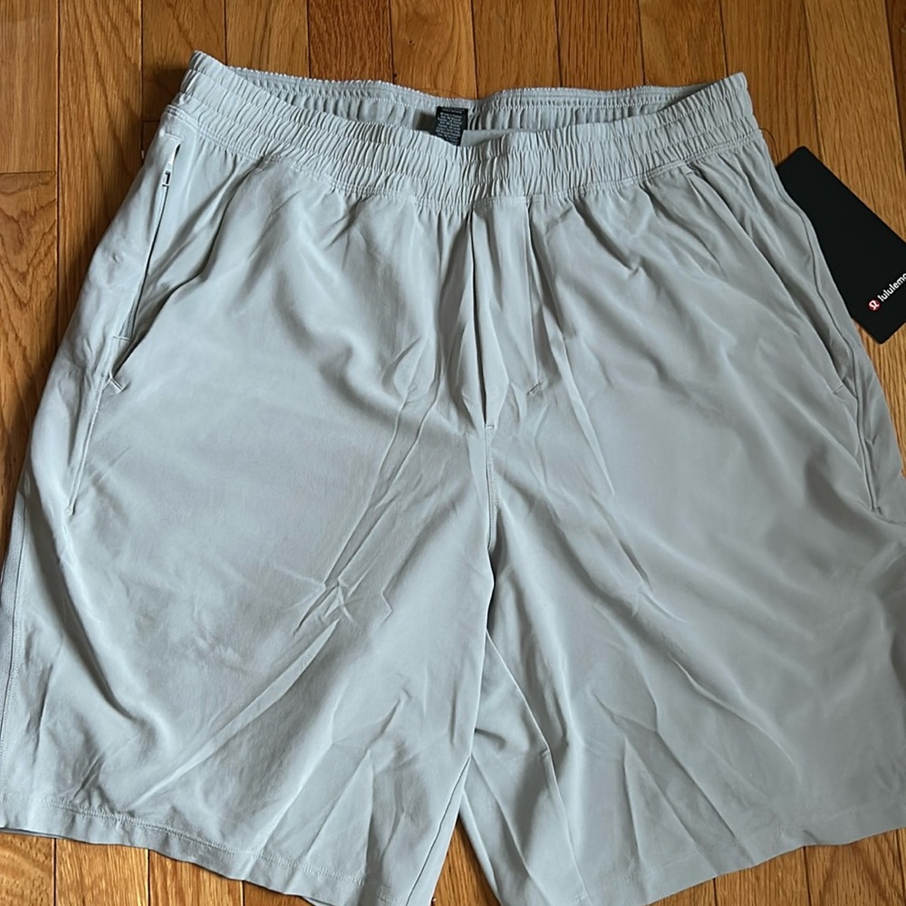 NWT LuLuLemon light gray lined shorts